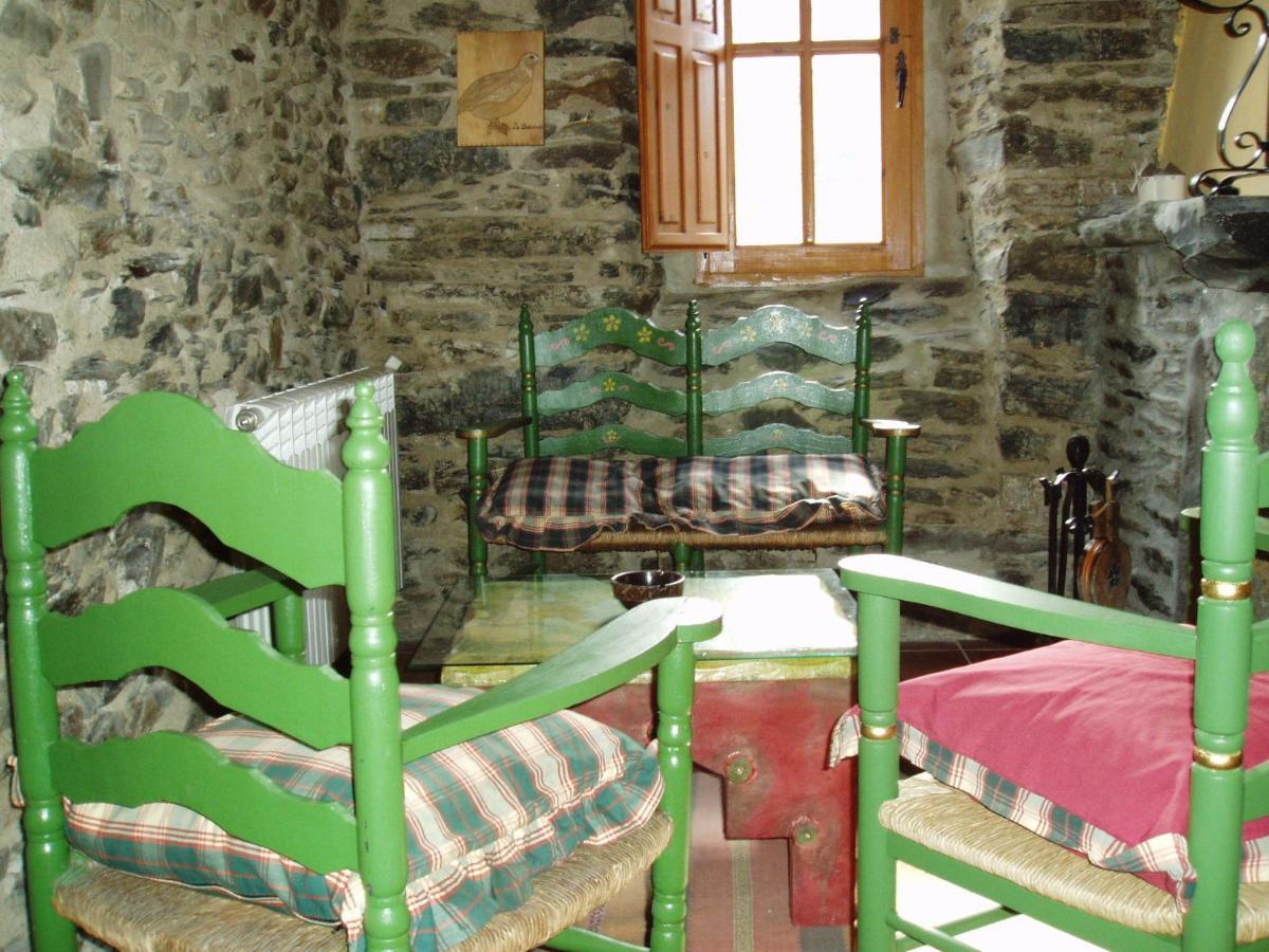 Hotel Rural El Urogallo Murias de Paredes 外观 照片