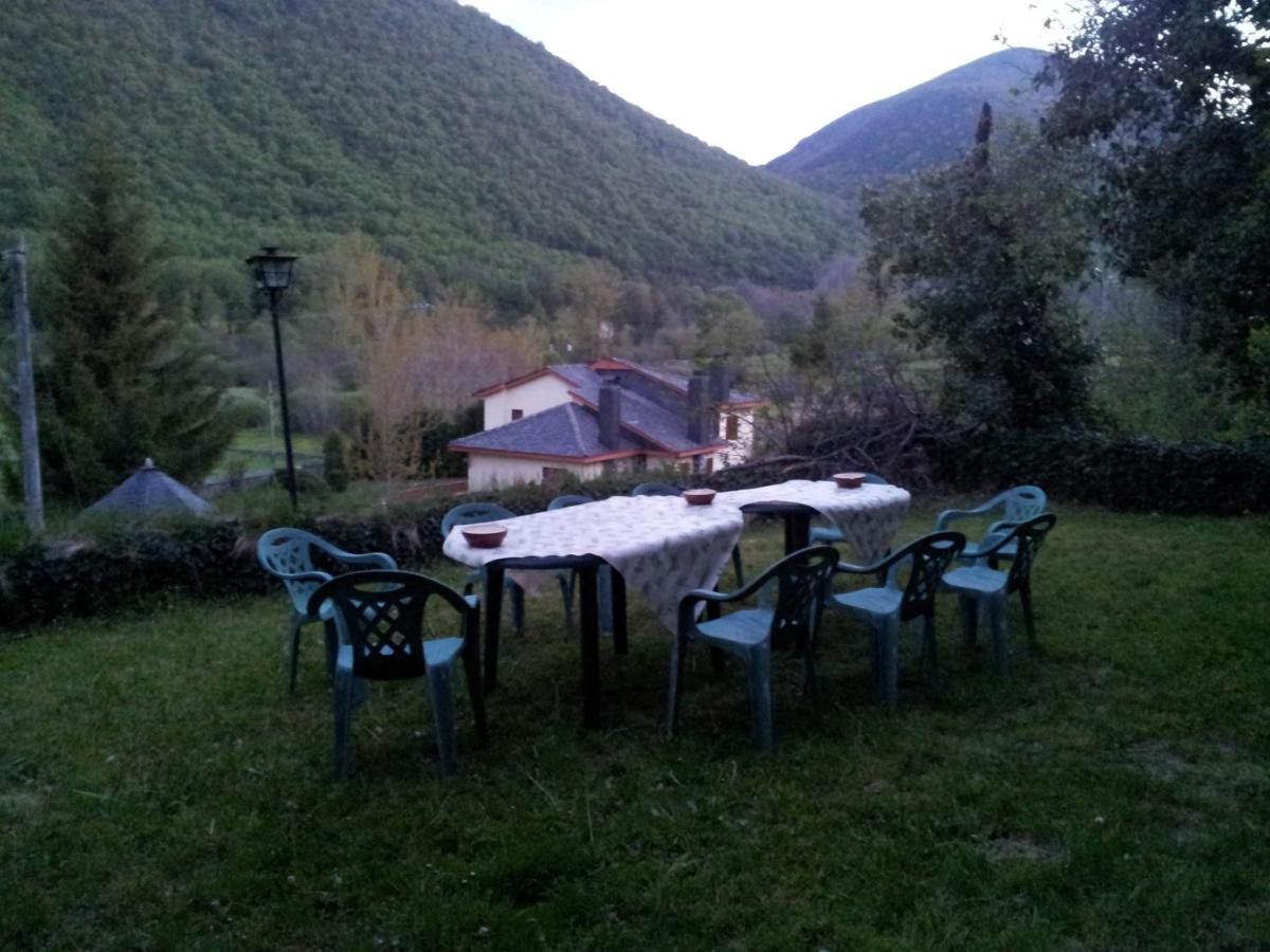 Hotel Rural El Urogallo Murias de Paredes 外观 照片