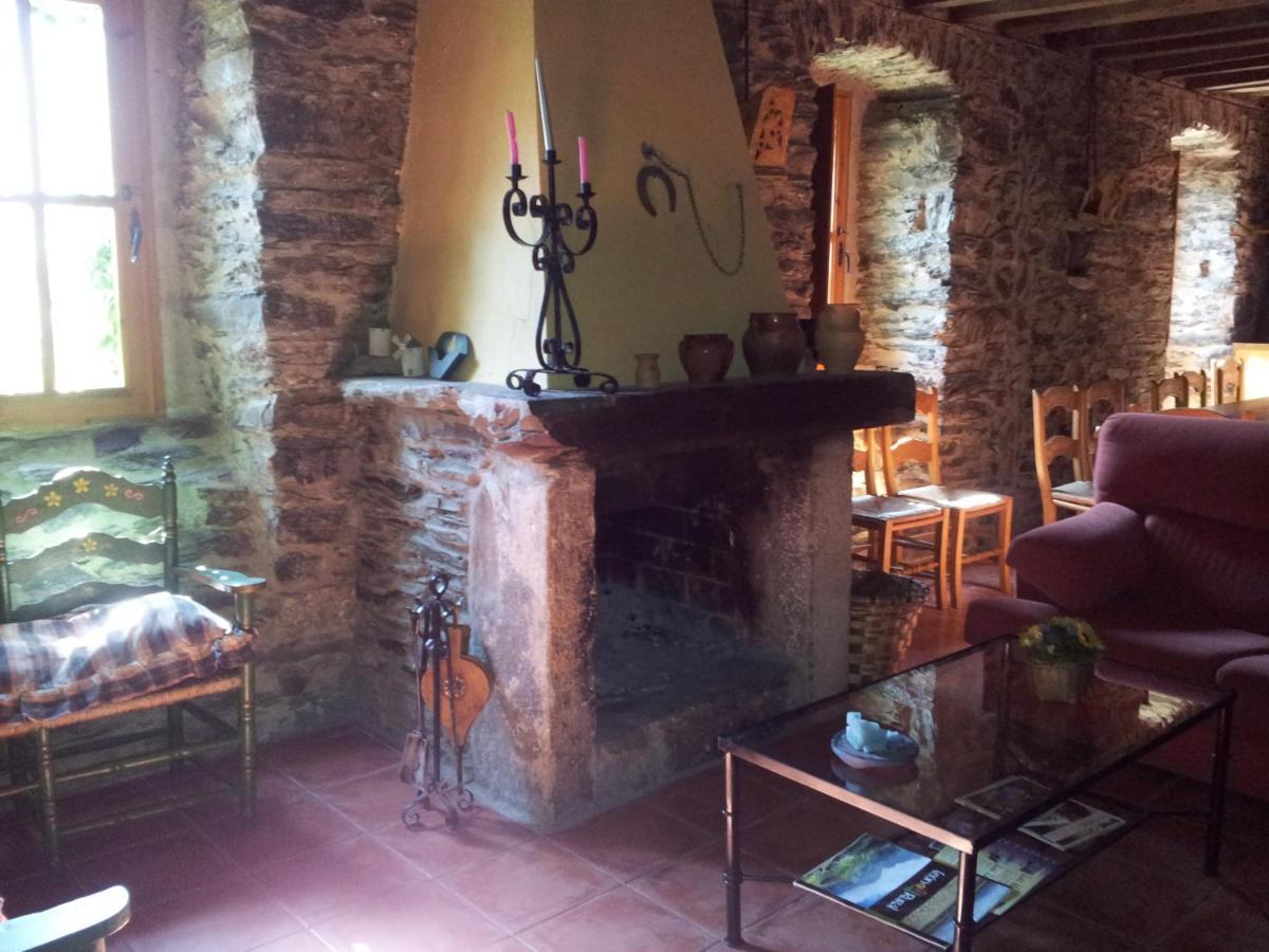 Hotel Rural El Urogallo Murias de Paredes 外观 照片