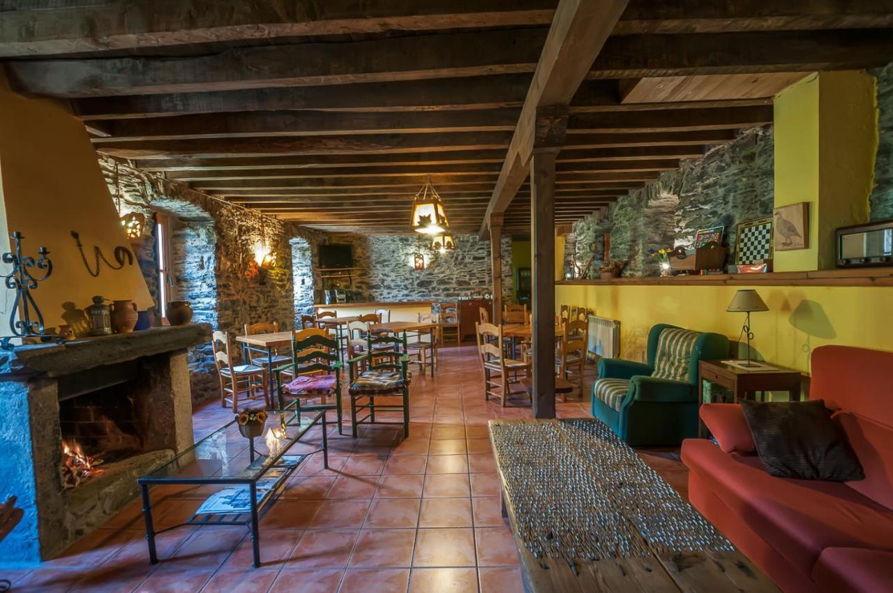 Hotel Rural El Urogallo Murias de Paredes 外观 照片